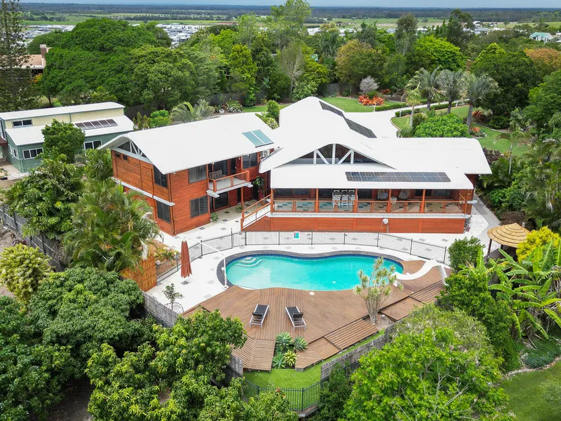 AN ICONIC MASTERPIECE