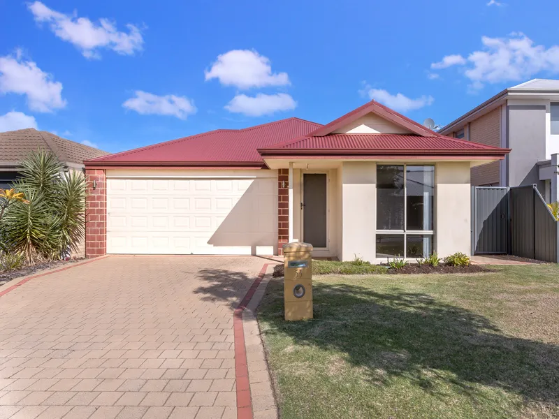 4 Bedrooms 2 bathroom plus study Sorry no pets