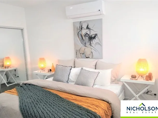 Modern and Spacious 3-Lvl Townhouse in prime location!