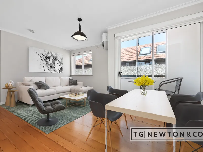 Spacious Living a Stones Throw From the Beach!