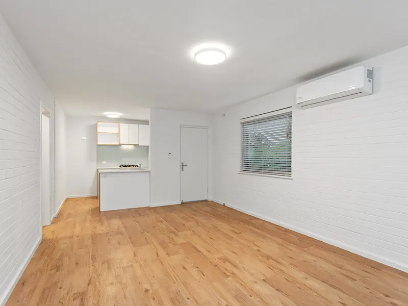 PRETTY FLY WITH FREE WIFI