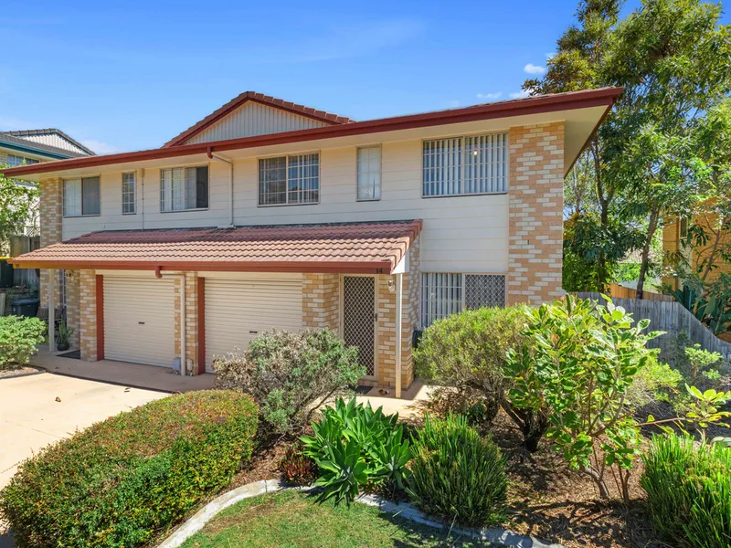 CONVENIENT LIVING !!