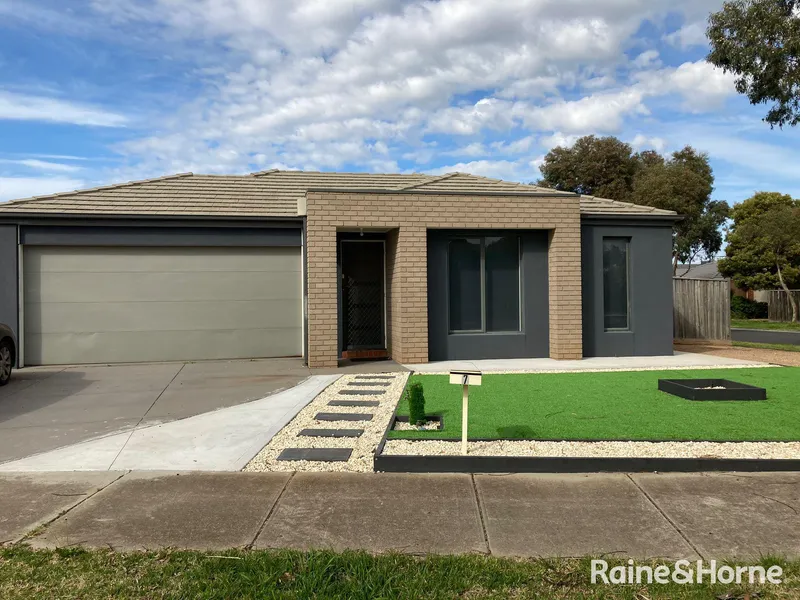 3 Bed Family House - Elegant Family Living in Premium Location!