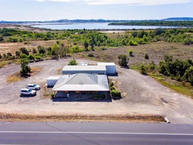 FREEHOLD PREMISES WITH HIGH EXPOSURE