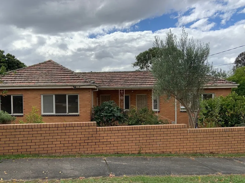Three Bedroom Home In Nunawading