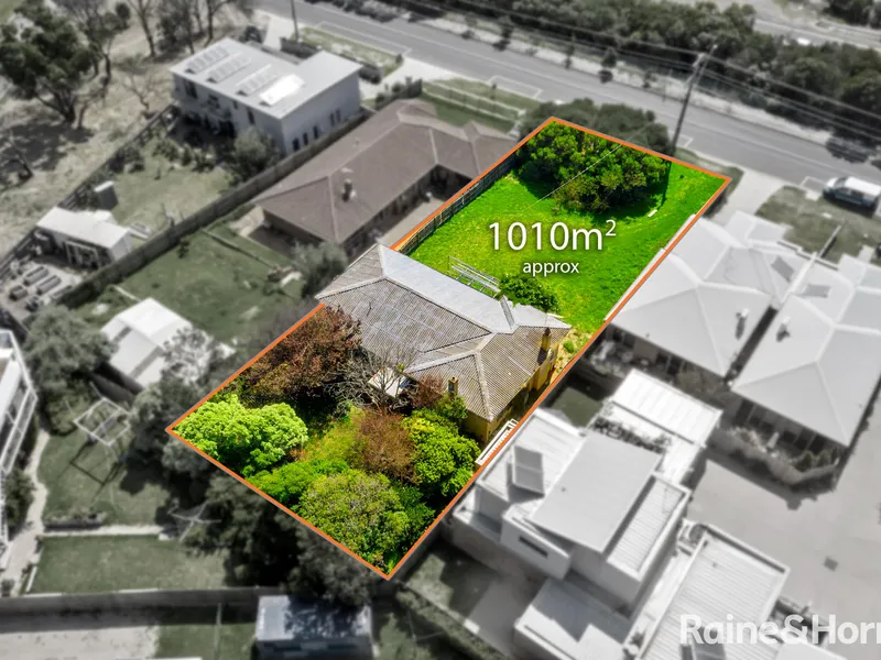 PLANS & PERMITS APPROVED - 3 LUXURY TOWNHOUSES, BAY VIEWS