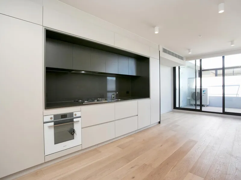 Top floor modern apartment 