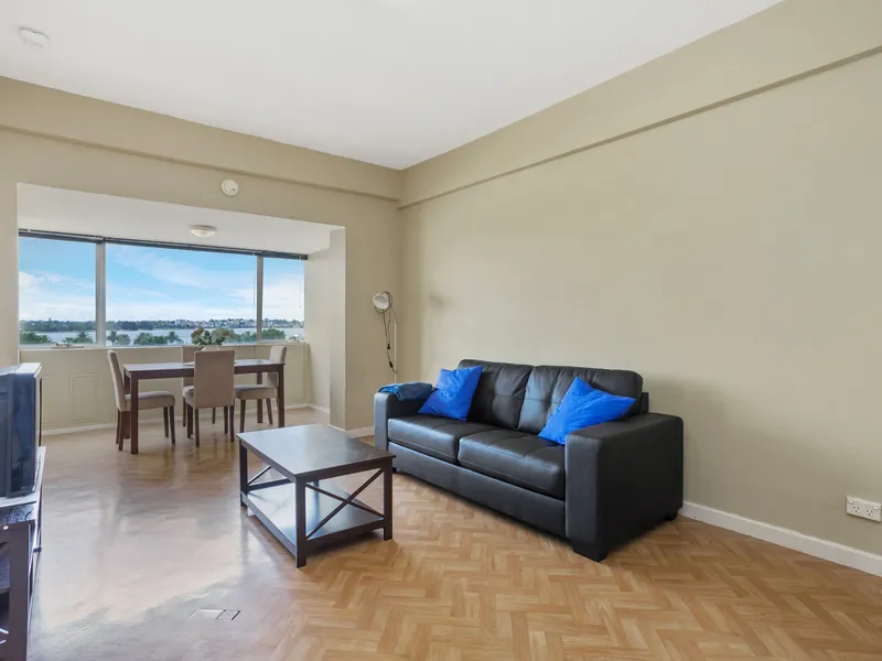 Stunning Views right on Adelaide Terrace