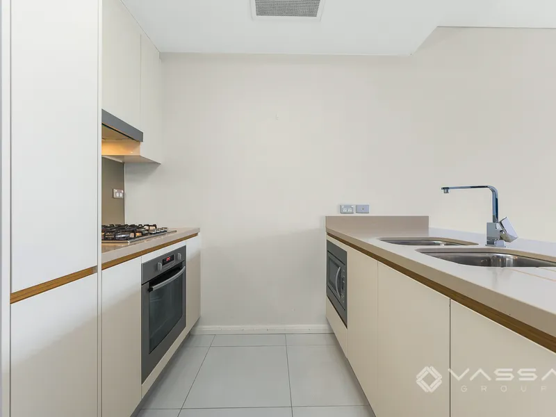 Ready to move in! Spacious large size apartment!