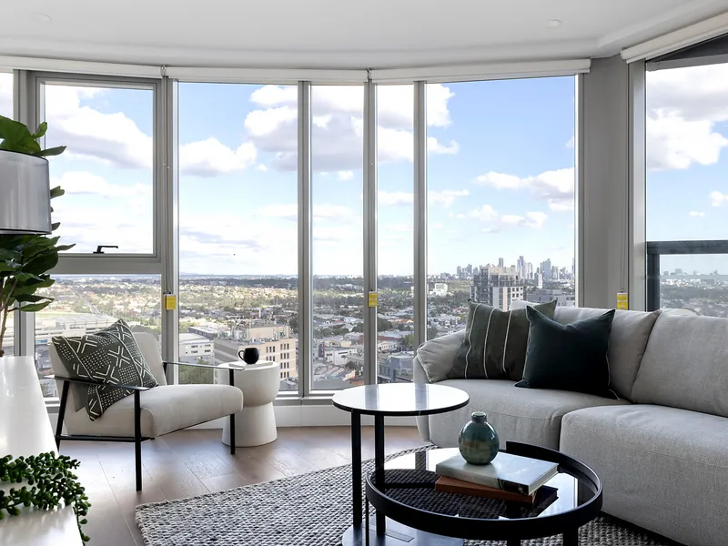 Sumptuous new designer apartment with spectacular city views