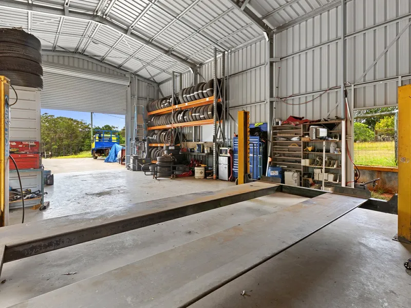 COMMERCIAL GENERAL INDUSTRY SHED ON RUSSELL ISLAND