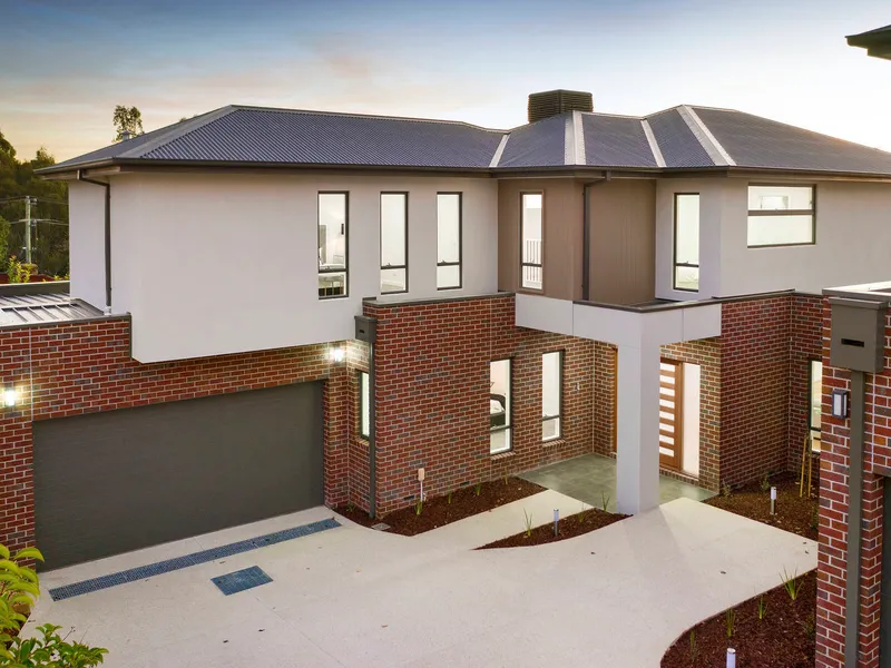 Contemporary luxury on show in this 39.3sq* 5BR plus study 9 room Town Residence on 513m2* land