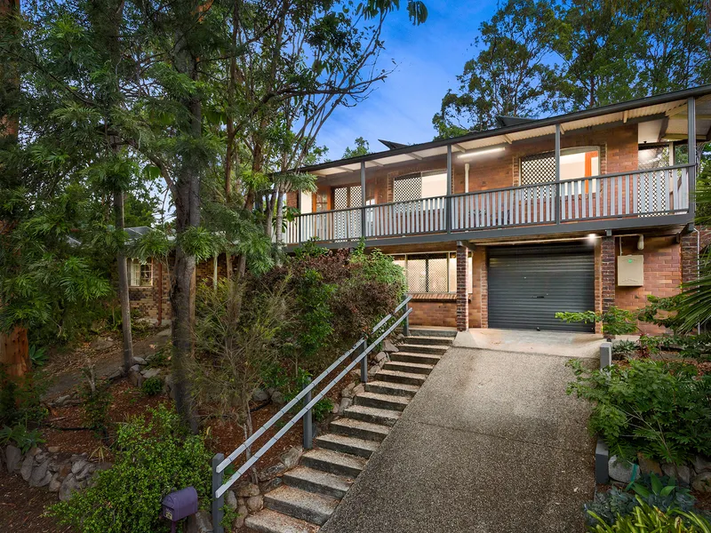 Leafy Tree-top Home With Dual Living Potential