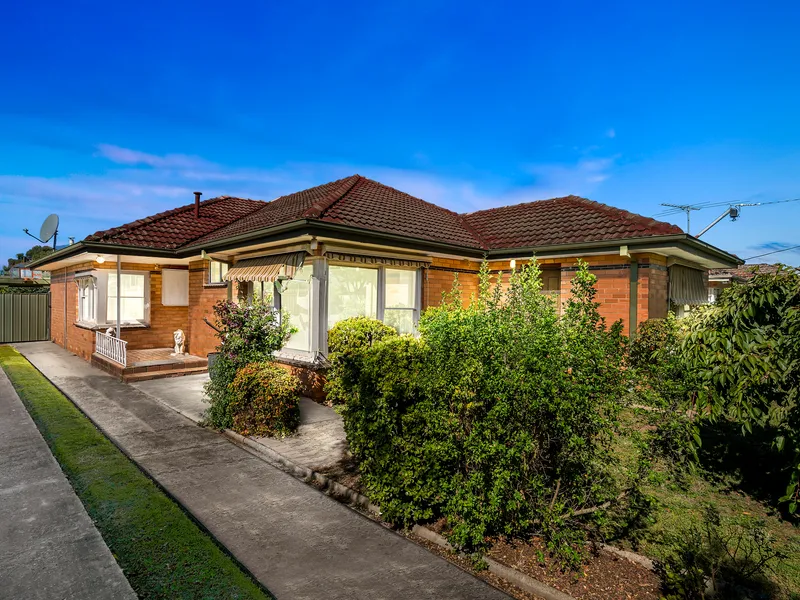 PREMIUM CENTRAL LOCATION on 766m2 (approx.) 