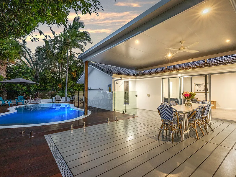 TRANQUIL LAKEFRONT OUTLOOK