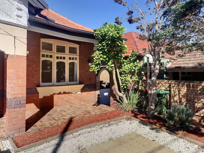 Large house with polished boards throughout minutes walk to Bondi Junction.   Email to inspect
