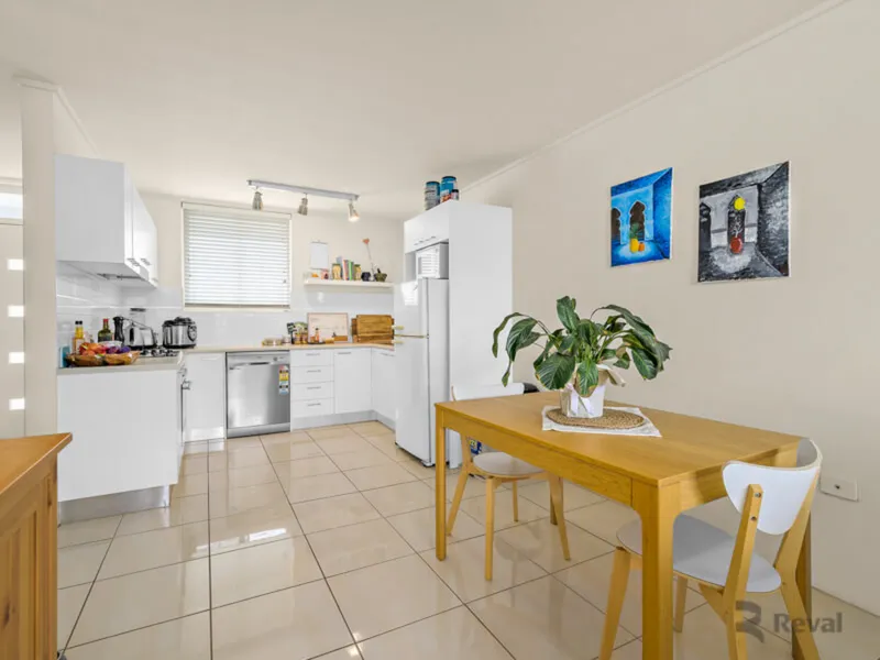 Not many like this one.... Fantastic investment opportunity!! Walking distance to Coorparoo Square!