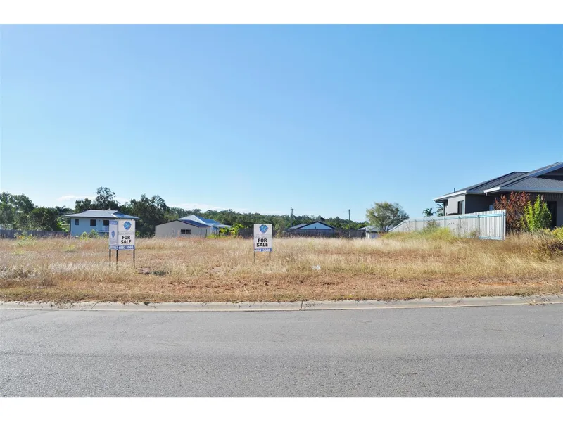 800m2 VACANT LAND, NO COVENANTS!