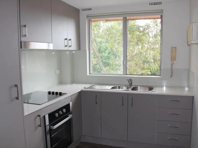 Fully Renovated 2 Bedroom Unit