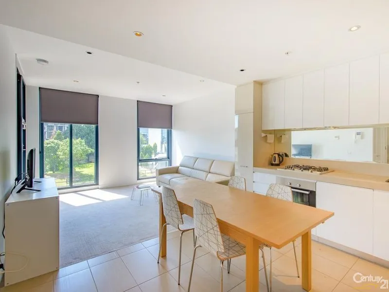 IMMACULATELY PRESETED ONE BEDROOM IN TOORONGA VILLAGE 