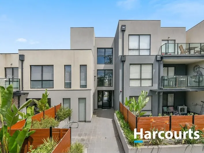 Perfectly located 2 Bedroom Apartment!