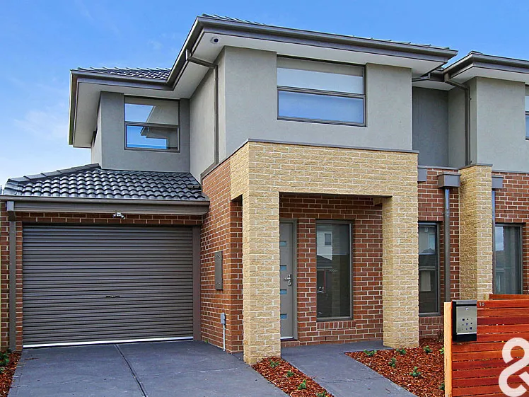 MODERN RESIDENCE OFFERS WINNING LIFESTYLE