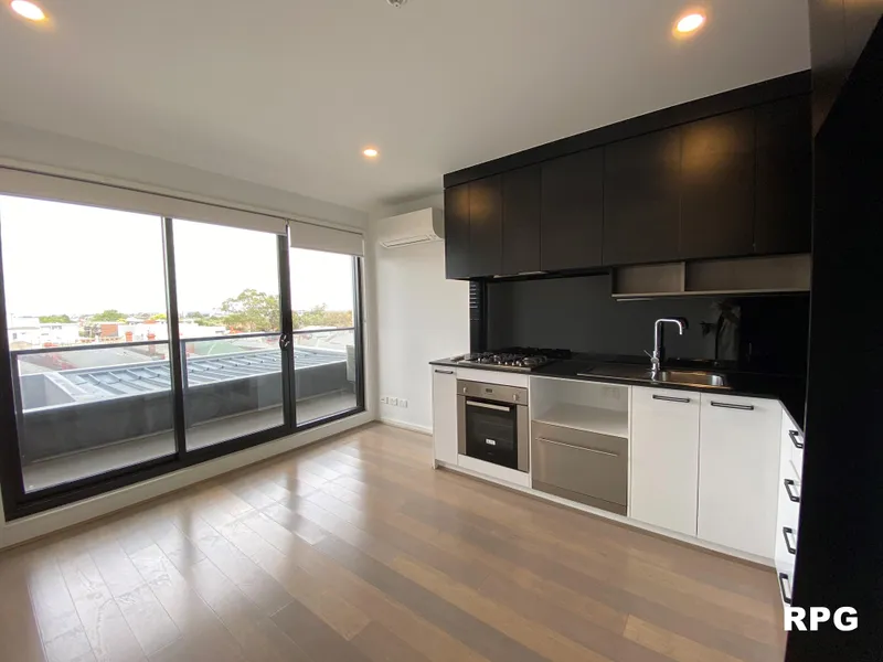 2 WEEKS FREE RENT - APPLY NOW - Elite living in Prime Location