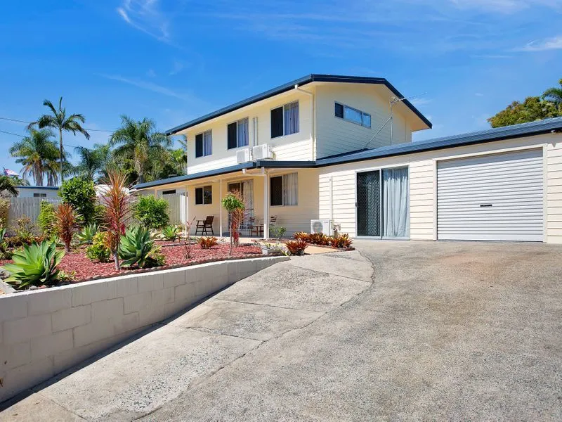 Low Maintenance home - Walking  to Beautiful Lambert's Beach