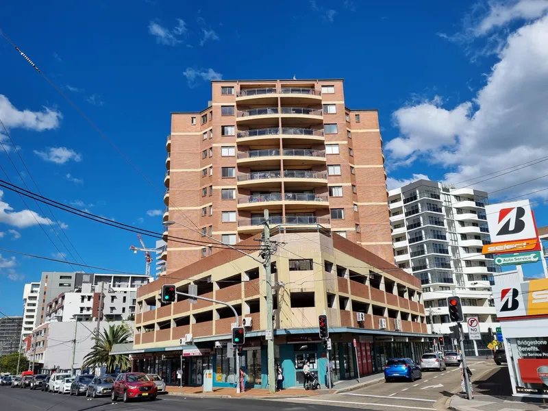 CONVENIENTLY LOCATED 3-BEDROOM APARTMENT FOR RENT