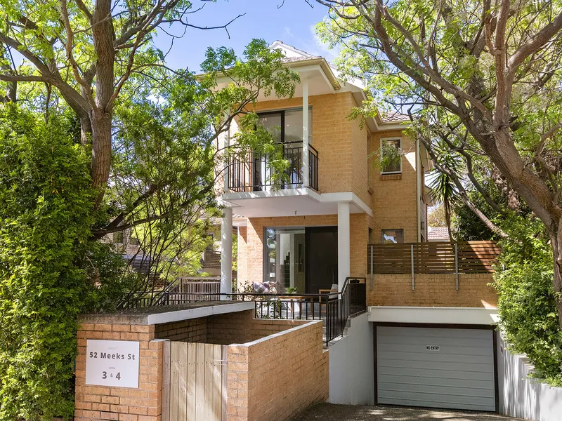 An exceptional north facing offering of light, style and space (ACCESS VIA CENTRE LANE)