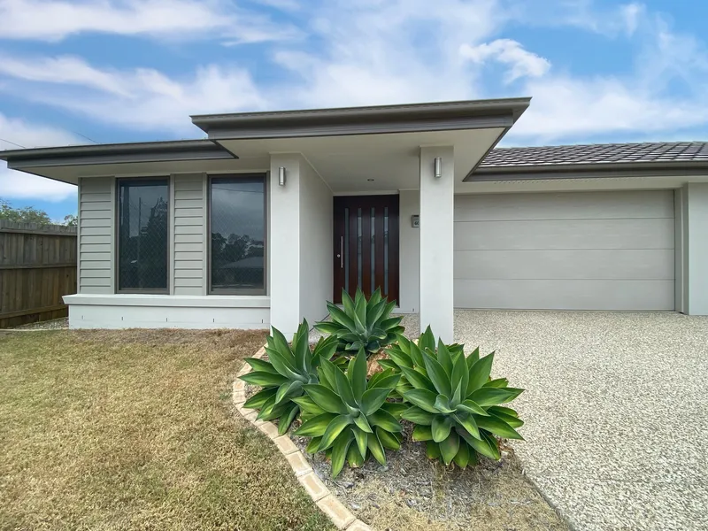 Immaculate Home, Large Patio, Reverse Cycle Air Conditioning...
