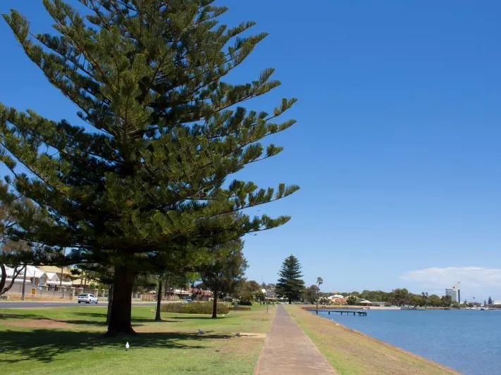 STUNNING CHARACTER HOME - UNINTERUPTED WATER VIEWS!