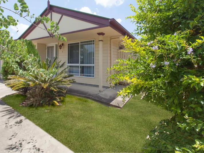 DUPLEX HOME - GREAT LOCATION