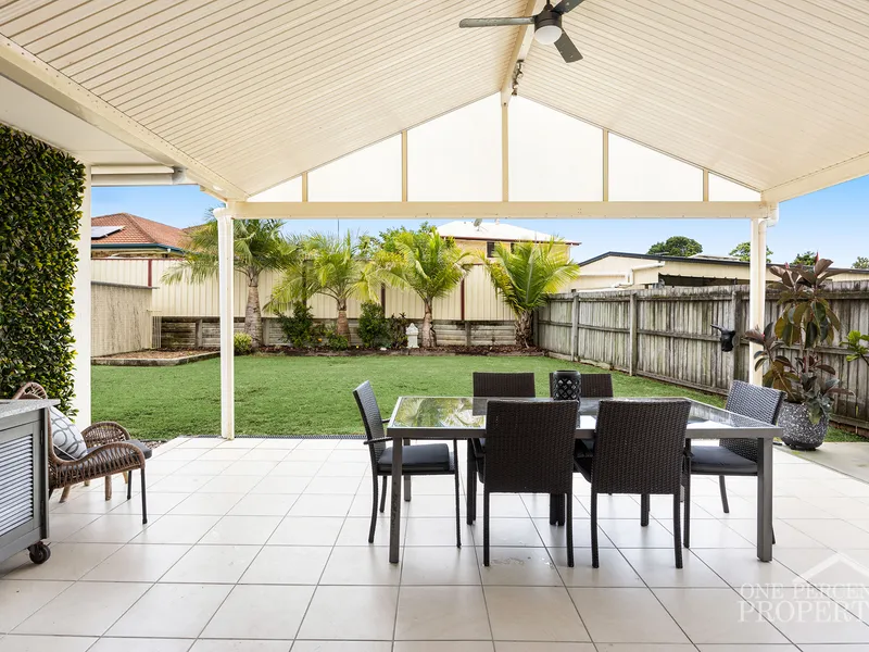 Massive Family Home A Short Walk From Parks and The Golf Club!