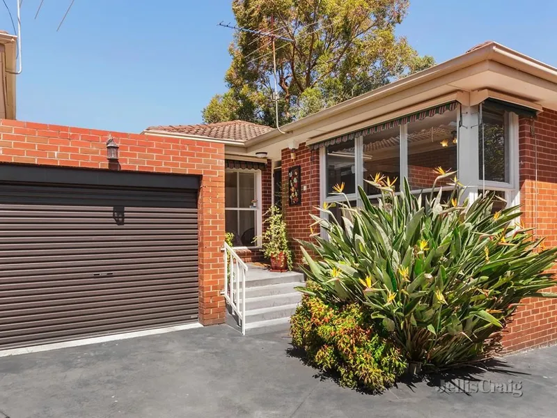 Delightful Rear Villa in a Large Garden Setting