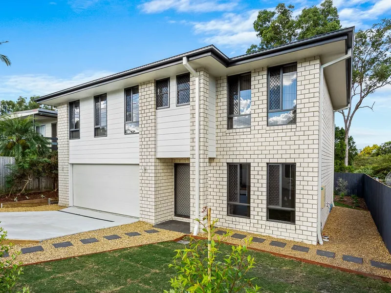 IMMACULATE FULLY FENCE WITH DUCTED AIR CON, 4 BED, 2 BATH, 3 TOILET