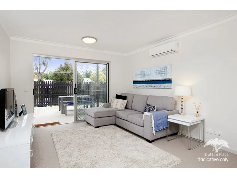 PET FRIENDLY, MASSIVE COURTYARD, STORAGE ROOM AND 2 x CAR SPACES - you won't find a better deal!!!