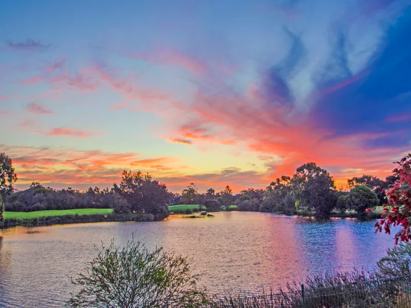 Prestigious Pelican Point!