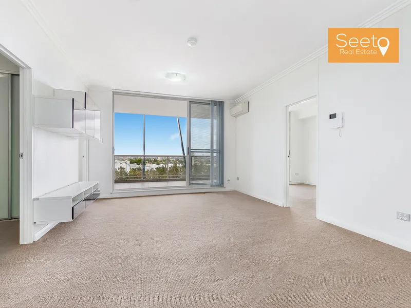 Private and Large 2 Bed Plus Study Modern Apartment