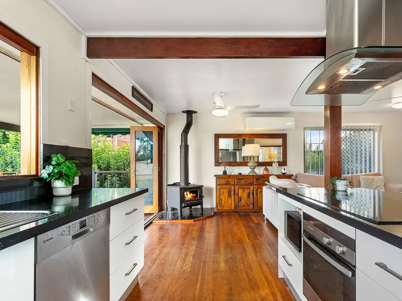 Open plan entertainer with so much more!