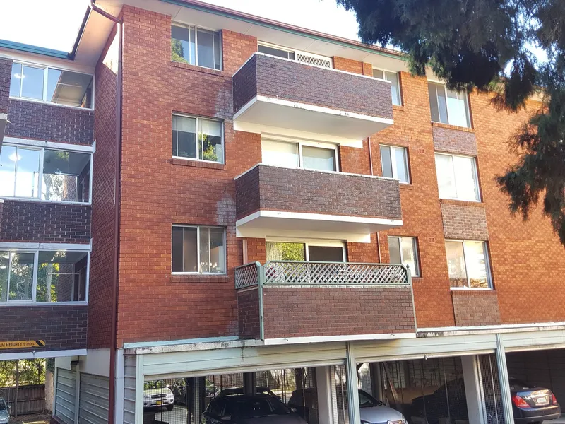 ONE BEDROOM TOP FLOOR UNIT, SECURITY BUILDING