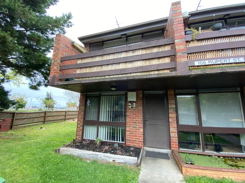 NEWLY RENOVATED ONE BEDROOM UNIT 