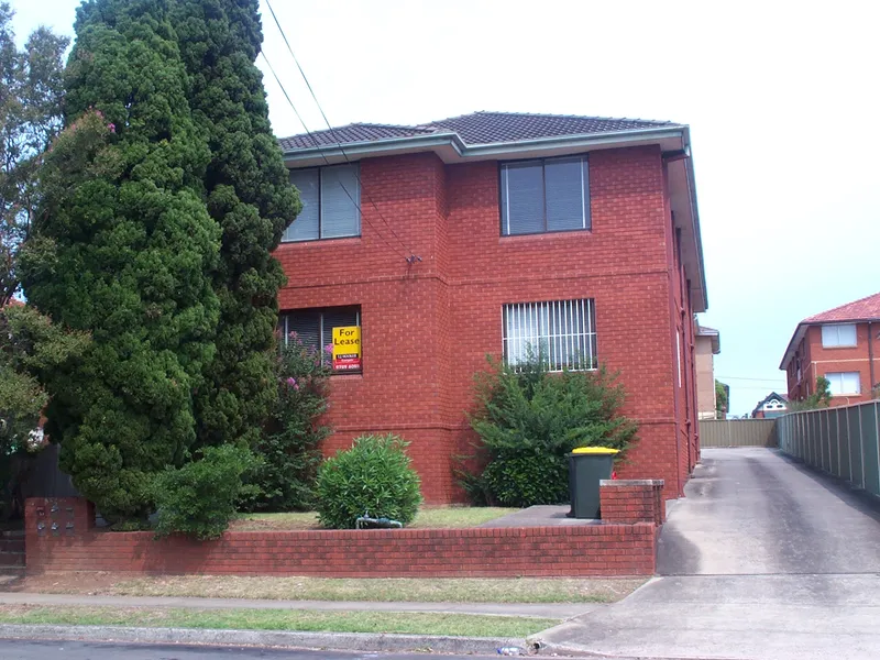 Quiet & Spacious 2 Bedroom Unit