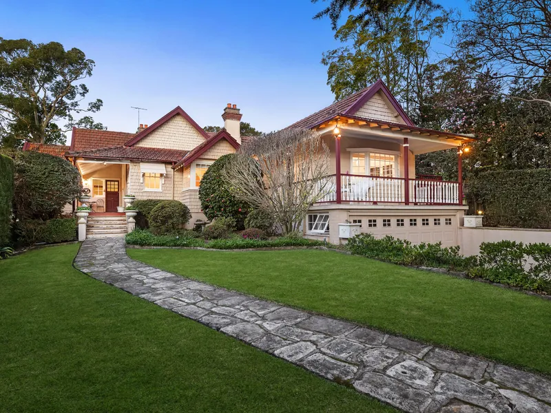 Beautiful C1890 'Cudworth Cottage', Bowral in Turramurra's heart