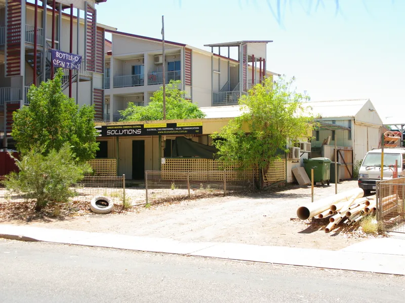 COMMERCIAL / CIVIC PROPERTY IN CENTRAL LOCATION