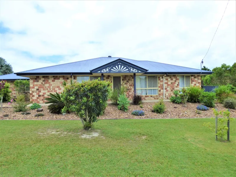 LOOKING FOR AN ABSOLUTELY IMMACULATE HOME IN COOLOOLA COVE?? - THEN YOU HAVE JUST FOUND IT!! - A 