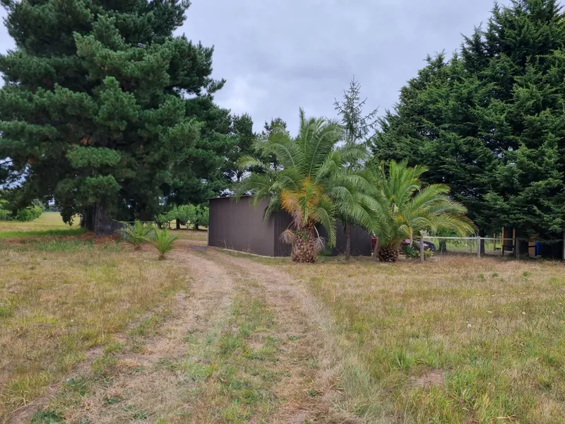 A NEW LIFESTYLE AWAITS ON 10 ACRES (approx)