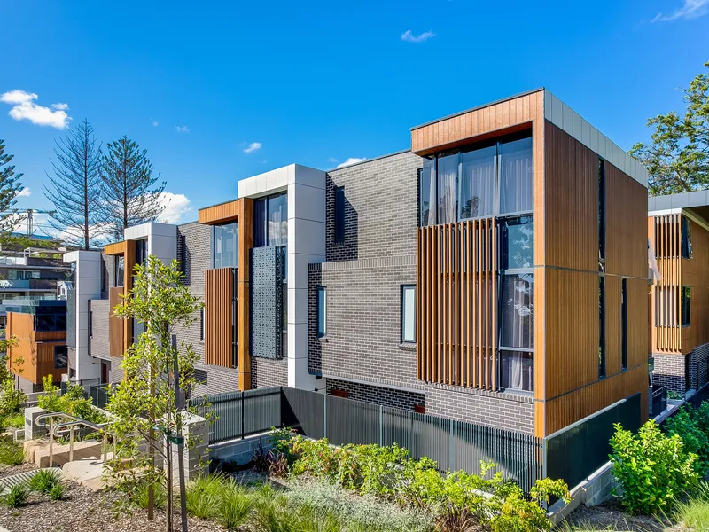 Effortless luxury in premier walk to rail location