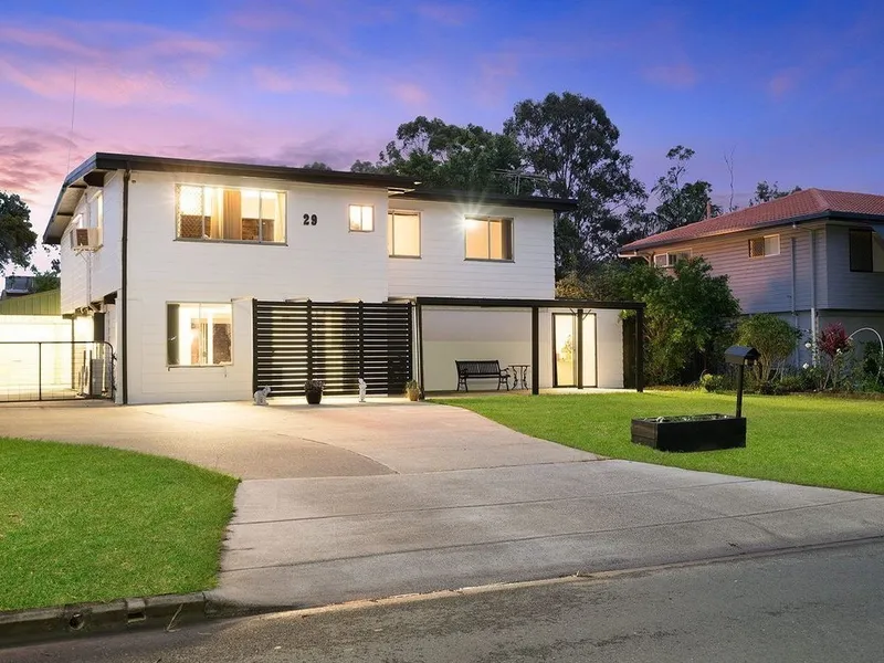 Expansive Family Living with Dual Living Potential!