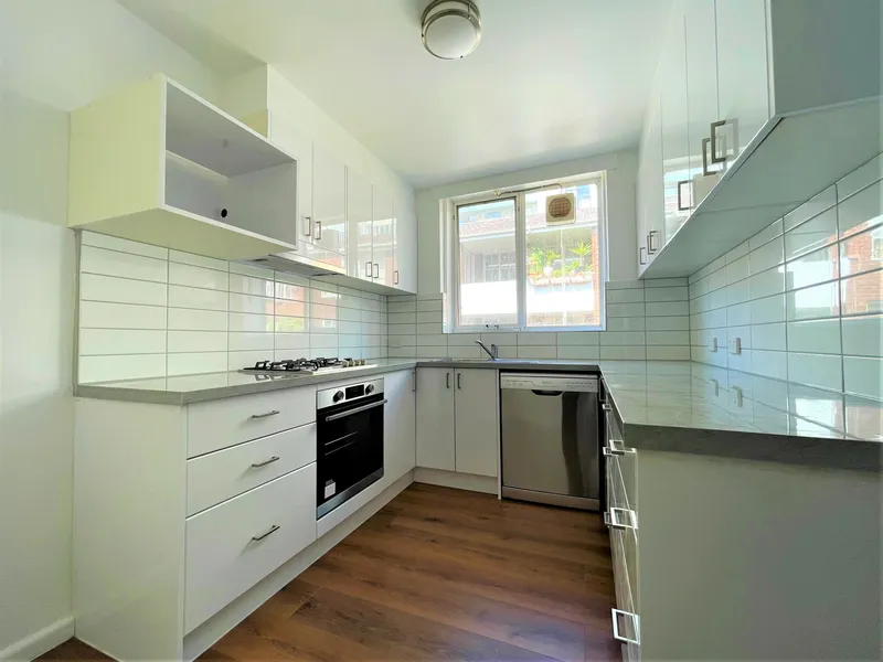 Refurbished 2 Bedroom Apartment